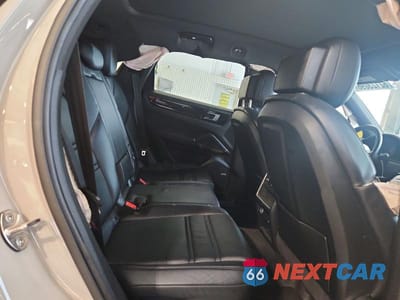 Zdjęcie 10 z 12 samochodu: 2021 PORSCHE CAYENNE S VIN:WP1AB2AY0MDA28571 - miniatura