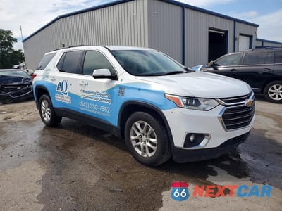 Czwarte zdjęcie samochodu z boku: 2021 CHEVROLET TRAVERSE LT VIN:1GNERGKW1MJ131600 - miniatura