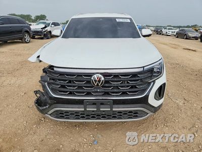 Piąte zdjęcie samochodu w środku: 2025 VOLKSWAGEN ATLAS CROSS SPORT SE VIN:1V2LE2CA3SC230694 - miniatura