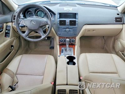 Zdjęcie 8 z 13 samochodu: 2010 MERCEDES-BENZ C 300 VIN:WDDGF5EB3AA390856 - miniatura