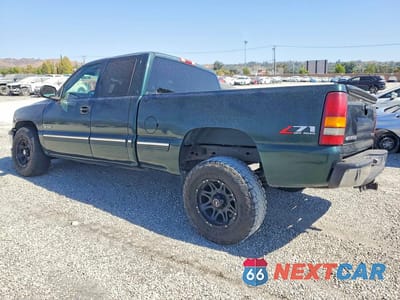 Drugie zdjęcie samochodu z przodu: 2001 CHEVROLET SILVERADO K1500 VIN:1GCEK19T21E150652 - miniatura