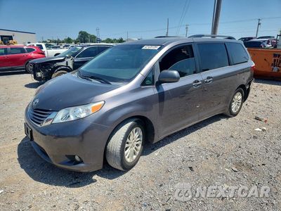2015 TOYOTA SIENNA XLE 8-PASSENGER 5TDYK3DC8FS641809 - główne zdjęcie licytacji z USA - miniatura