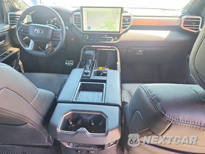 Zdjęcie 8 z 12 samochodu: 2025 TOYOTA TUNDRA LIMITED HV VIN:5TFWC5DB3SX104034 - miniatura