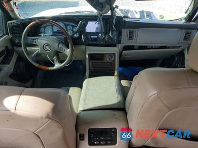 Zdjęcie 8 z 14 samochodu: 2004 CADILLAC ESCALADE LUXURY VIN:1GYEK63NX4R118935 - miniatura