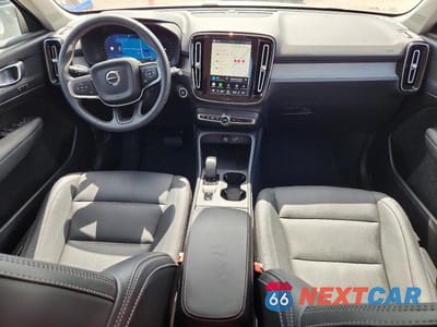 Zdjęcie 8 z 13 samochodu: 2025 VOLVO XC40 CORE VIN:YV4L12UJ5S2544331 - miniatura