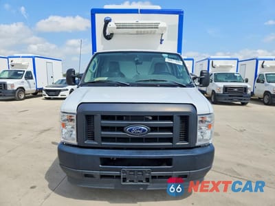 Piąte zdjęcie samochodu w środku: 2023 FORD E350 REFRIGERATED BOX TRUCK VIN:1FDWE3FK1PDD26510 - miniatura