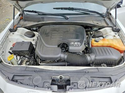 Zdjęcie 11 z 12 samochodu: 2019 CHRYSLER 300 S VIN:2C3CCABG2KH516397 - miniatura