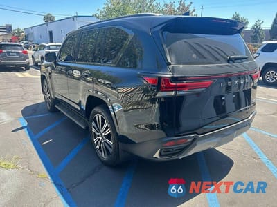 Trzecie zdjęcie samochodu z tyłu: 2024 LEXUS LX 600 LUXURY VIN:JTJGB7CX5R4065214 - miniatura