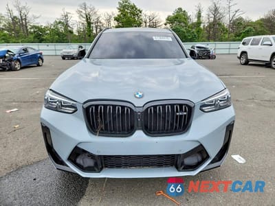 Piąte zdjęcie samochodu w środku: 2024 BMW X3 M VIN:5YM13EC00R9W19962 - miniatura