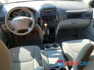 Zdjęcie 8 z 13 samochodu: 2004 TOYOTA SIENNA LE 7 PASSENGER VIN:5TDZA23C24S164780 - miniatura