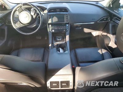 Zdjęcie 8 z 13 samochodu: 2017 JAGUAR F-PACE PRESTIGE VIN:SADCK2BV6HA498520 - miniatura