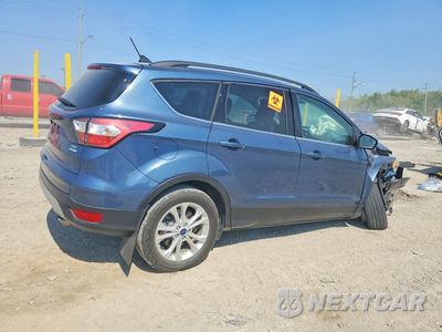 Trzecie zdjęcie samochodu z tyłu: 2018 FORD ESCAPE SEL VIN:1FMCU0HD0JUB08858 - miniatura