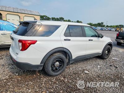 Trzecie zdjęcie samochodu z tyłu: 2022 FORD EXPLORER POLICE INTERCEPTOR VIN:1FM5K8AB7NGA42321 - miniatura