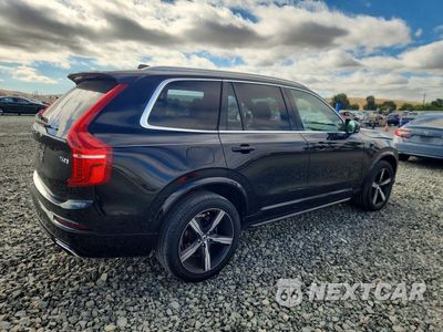 Trzecie zdjęcie samochodu z tyłu: 2018 VOLVO XC90 T6 VIN:YV4A22PM9J1369158 - miniatura