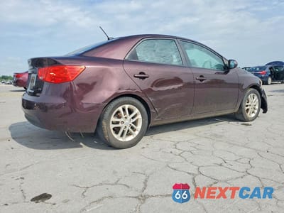 Trzecie zdjęcie samochodu z tyłu: 2011 KIA FORTE EX VIN:KNAFU4A22B5376580 - miniatura