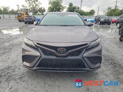 Piąte zdjęcie samochodu w środku: 2023 TOYOTA CAMRY SE VIN:4T1T11AK5PU754137 - miniatura