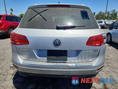 Zdjęcie 6 z 12 samochodu: 2012 VOLKSWAGEN TOUAREG V6 TDI VIN:WVGFK9BPXCD004486 - miniatura