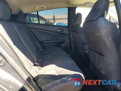 Zdjęcie 10 z 12 samochodu: 2017 TOYOTA PRIUS TWO ECO VIN:JTDKARFU4H3030911 - miniatura