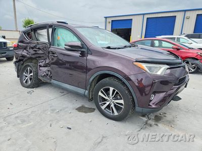 Czwarte zdjęcie samochodu z boku: 2018 TOYOTA RAV4 XLE VIN:2T3RFREV8JW718827 - miniatura