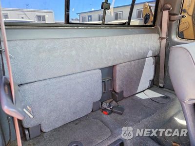 Zdjęcie 10 z 13 samochodu: 2000 TOYOTA TACOMA VIN:4TAWN72N7YZ607173 - miniatura