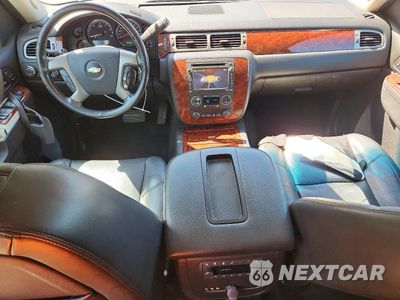 Zdjęcie 8 z 12 samochodu: 2014 CHEVROLET SUBURBAN K1500 LTZ VIN:1GNSKKE70ER124641 - miniatura