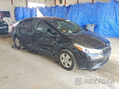 Czwarte zdjęcie samochodu z boku: 2017 KIA FORTE LX VIN:3KPFK4A77HE136748 - miniatura