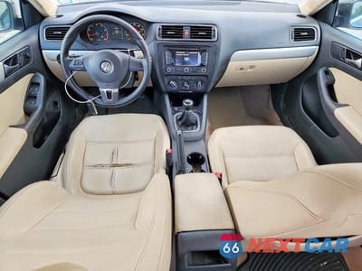 Zdjęcie 8 z 12 samochodu: 2011 VOLKSWAGEN JETTA VIN:3VWGZ7AJ0BM327399 - miniatura