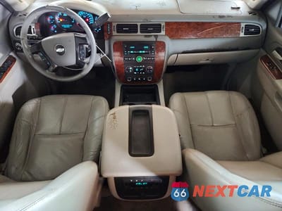 Zdjęcie 8 z 14 samochodu: 2010 CHEVROLET TAHOE C1500 LT VIN:1GNMCBE38AR146626 - miniatura