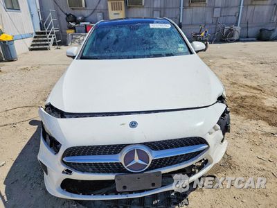 Piąte zdjęcie samochodu w środku: 2019 MERCEDES-BENZ A 220 VIN:WDD3G4EBXKW017789 - miniatura