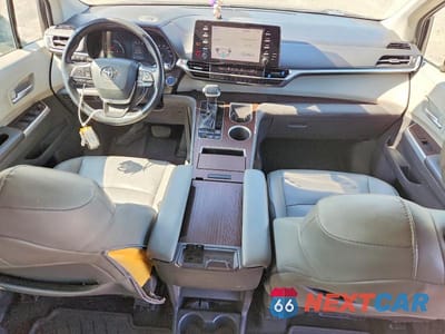 Zdjęcie 8 z 13 samochodu: 2021 TOYOTA SIENNA XLE VIN:5TDYRKECXMS029029 - miniatura