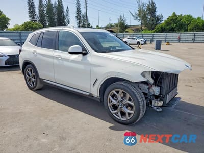 Czwarte zdjęcie samochodu z boku: 2022 BMW X3 SDRIVE30I VIN:WBX47DP01NN162470 - miniatura