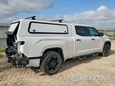 Trzecie zdjęcie samochodu z tyłu: 2023 TOYOTA TUNDRA CREWMAX SR5 VIN:5TFLA5BC5PX002875 - miniatura