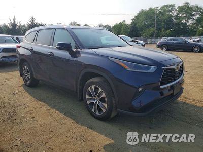 Czwarte zdjęcie samochodu z boku: 2021 TOYOTA HIGHLANDER XLE VIN:5TDGZRBH2MS557796 - miniatura