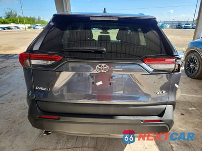 Zdjęcie 6 z 13 samochodu: 2021 TOYOTA RAV4 XLE VIN:2T3W1RFVXMC159366 - miniatura