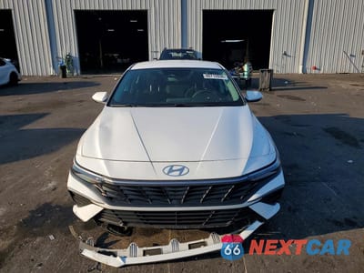 Piąte zdjęcie samochodu w środku: 2024 HYUNDAI ELANTRA SEL VIN:KMHLM4DG5RU637175 - miniatura