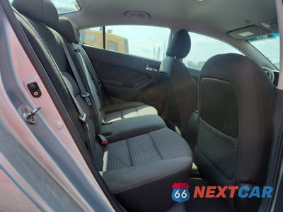 Zdjęcie 10 z 12 samochodu: 2016 KIA FORTE LX VIN:KNAFX4A65G5446252 - miniatura