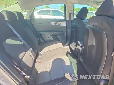 Zdjęcie 10 z 13 samochodu: 2023 KIA FORTE LXS VIN:3KPF24AD2PE682099 - miniatura
