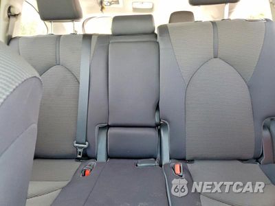 Zdjęcie 10 z 13 samochodu: 2023 TOYOTA HIGHLANDER LE VIN:5TDKDRAH3PS516530 - miniatura