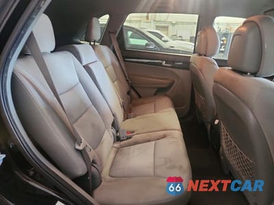Zdjęcie 11 z 13 samochodu: 2012 KIA SORENTO LX VIN:5XYKTDA28CG225269 - miniatura