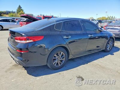 Trzecie zdjęcie samochodu z tyłu: 2020 KIA OPTIMA LX VIN:5XXGT4L33LG429039 - miniatura