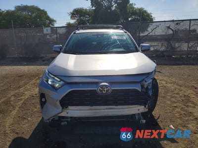 Piąte zdjęcie samochodu w środku: 2022 TOYOTA RAV4 XLE PREMIUM VIN:2T3C1RFV0NC212032 - miniatura