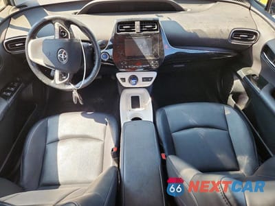 Zdjęcie 8 z 12 samochodu: 2016 TOYOTA PRIUS FOUR VIN:JTDKARFU6G3519759 - miniatura