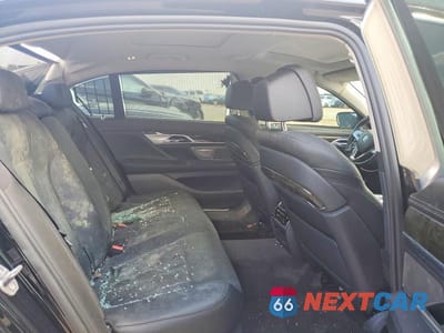Zdjęcie 10 z 12 samochodu: 2017 BMW 740 I VIN:WBA7E2C55HG740100 - miniatura