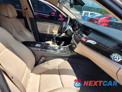 Zdjęcie 7 z 12 samochodu: 2011 BMW 535 XI VIN:WBAFU7C55BC777464 - miniatura