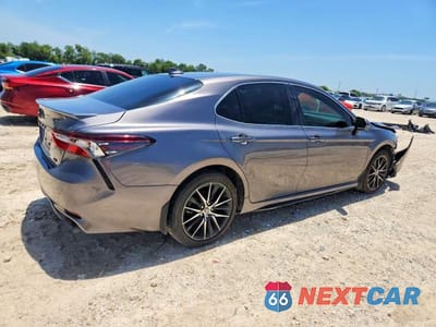 Trzecie zdjęcie samochodu z tyłu: 2024 TOYOTA CAMRY SE VIN:4T1G11AK0RU248946 - miniatura