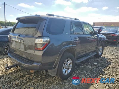 Trzecie zdjęcie samochodu z tyłu: 2021 TOYOTA 4RUNNER SR5 VIN:JTEEU5JR7M5238503 - miniatura