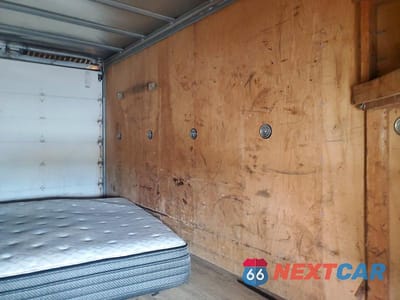 Zdjęcie 11 z 13 samochodu: 2004 FORD E350 BOX TRUCK VIN:1FDWE35P64HA85755 - miniatura