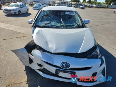 Piąte zdjęcie samochodu w środku: 2016 TOYOTA PRIUS FOUR TOURING VIN:JTDKARFU0G3008516 - miniatura