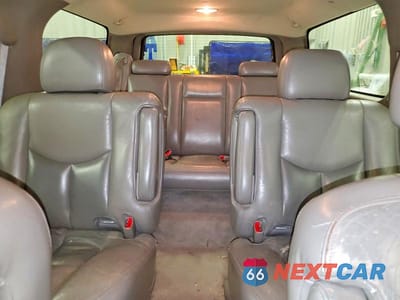 Zdjęcie 10 z 13 samochodu: 2005 GMC YUKON XL DENALI VIN:1GKFK66U45J190117 - miniatura