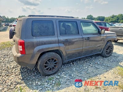 Trzecie zdjęcie samochodu z tyłu: 2017 JEEP PATRIOT SPORT VIN:1C4NJPBAXHD161722 - miniatura